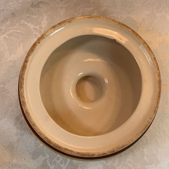 Hen Strawberry Rim 2 1/2 Quart Storage Jar Farm House Kitchen Country Crock Home - Picture 5 of 7